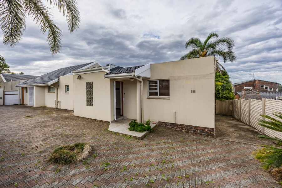 4 Bedroom Property for Sale in Beacon Bay Eastern Cape